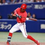 １打席２２球のプロ野球新記録　四球を選んだ広島・矢野「三振で終わりたくない」新井監督「すごく気迫を感じた打席」