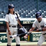 8年前甲子園でグラウンドに入り話題の女子マネの水着ショットが大反響