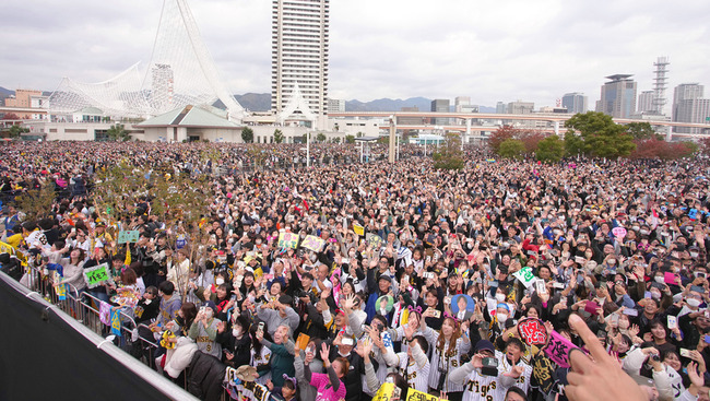 斎藤知事と片山前副知事、告発される　優勝パレード巡る背任容疑、大阪地検に