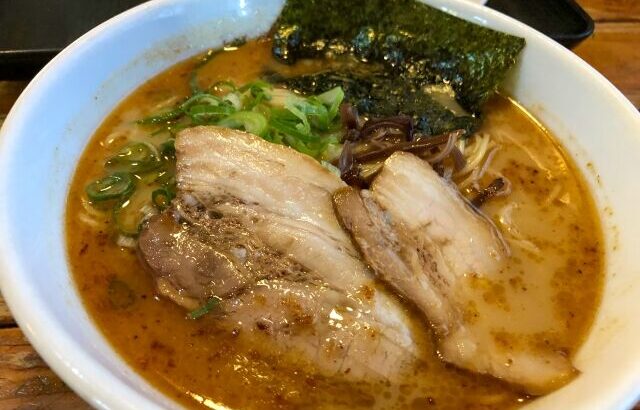 【悲報】ラーメンに入れたら美味い具、｢ネギ｣と｢チャーシュー｣しかない