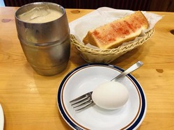 コメダで軽く食ったら2000円超えてワロタｗｗｗｗｗｗｗｗｗｗ