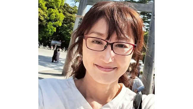 井上晴美、離婚を報告 　50歳・シングルマザーとして3人の子供と新生活「前向きな気持ちでいます」