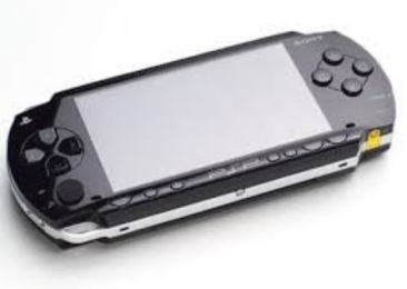 「PSP」👈なんやかんや歴代最強の携帯ハードだよな