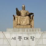 「韓国語を世界の公用語に！」目標は壮大だが…少数民族に使わせた“無責任な過去”と自国での冷遇