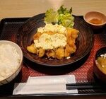 このチキン南蛮定食にいくら出せる？