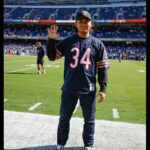 【カブス】今永昇太がNFL観戦　英雄ウォルター・ペイトン氏のジャージで地元ベアーズに「BEAR DOWN!」とエール