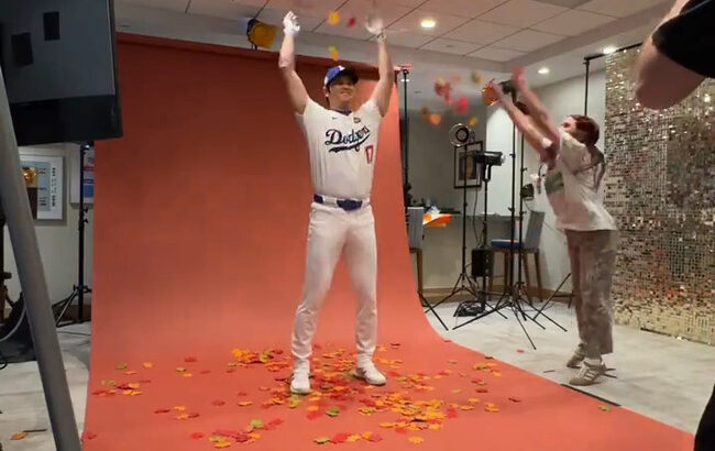 【動画】大谷翔平さん、目的の良くわからない謎の写真を撮ってしまう