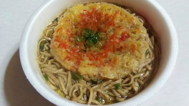 深夜に食べたいカップ麺「緑のたぬき」「一平ちゃん」あとひとつは？