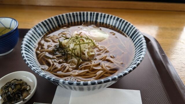 ラーメン・パスタ「多種多様なスープやソースがあります」　蕎麦・うどん「麺つゆだけです」