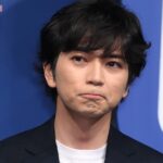 【画像】松本潤の近影が「山田孝之みたい」桃井かおりが公開した髭面姿のツーショットに衝撃