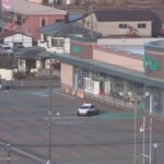 秋田市のスーパーのクマ 捕獲用のおりにいることを確認