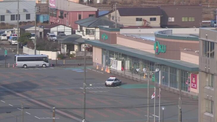 秋田市のスーパーのクマ 捕獲用のおりにいることを確認