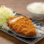 とんかつ定食(1500円)をいつでも食える年収