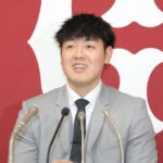 巨人・岡本和真が単年５億４０００万円で更改　大ボケ連発「２４年契約です」もメジャーへ本音「目標にしている場所」