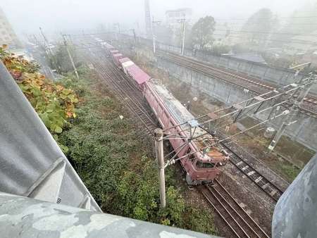 鹿児島で貨物列車が脱線！！