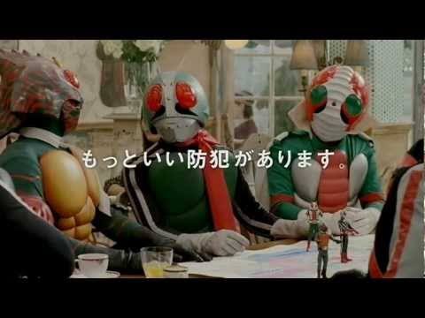 帰宅した時に玄関前にいたら怖い仮面ライダー