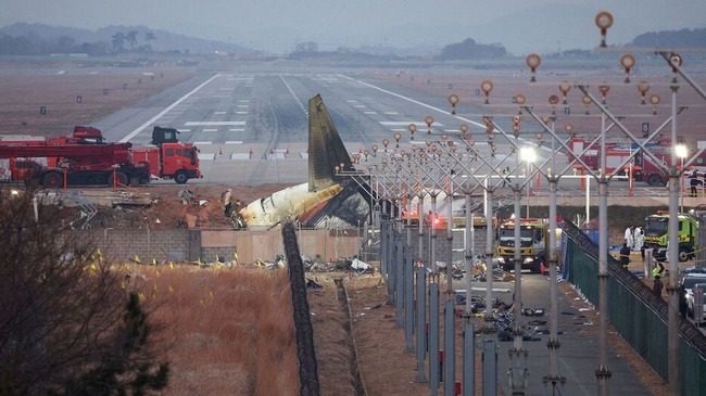 【悲報】韓国の壁に激突した飛行機、胴体着陸前にブラックボックスの記録が停止