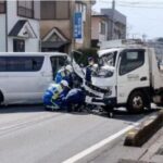 車衝突、乳児が心肺停止 埼玉・川口、他３人搬送 – 東京新聞