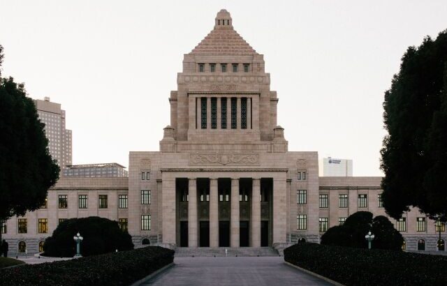 日銀総裁「現在はインフレの状態」、石破茂首相「デフレ脱却はできていない。なぜなら再びデフレに戻らないことがはっきりしないから」