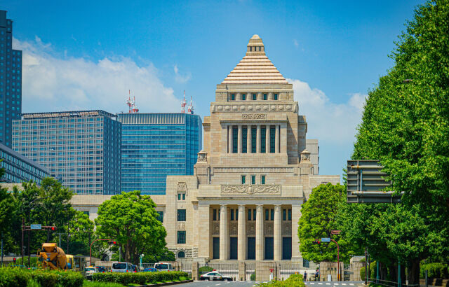 日本「国土の約三分の二が森林です。災害大国です。天然資源ほぼないです。」←先進国になれた理由