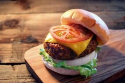 俺(無職)「ハンバーガー10個下さい」店員「お時間頂きますがよろしいですか？」俺(無職)「はい…」→結果ｗｗｗｗｗｗｗｗ