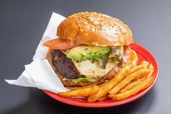 【悲報】メルカリ民さんハッピーセットのちいかわ買い占めるもマックさん大量に用意していた模様