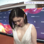 市川紗椰キャスター　巨乳が半分くらい見えてる衣装を着てしまう！！【GIF動画あり】