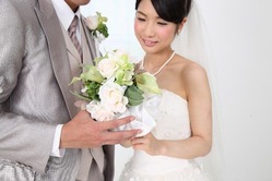 【朗報】ワイ(32)、バツイチ子なし女さん(30)と結婚する