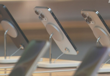 【米国】トランプ大統領 iPhone 米国内で生産しない場合 関税課す意向