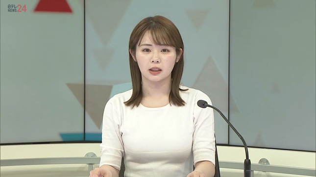 並木雲楓アナ　ニットで激しく胸元を強調！！