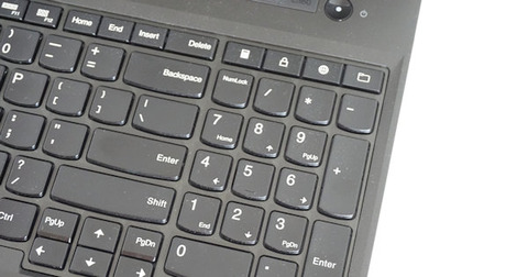 ノートPCメーカー「スペースに余裕あるからテンキーつけたろ」←これ