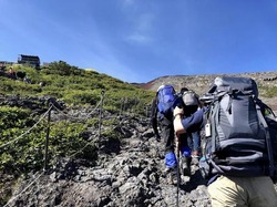 お前ら「夏暑い…氏ぬ…」登山家ワイ「ついにこの時期が来たんやね」←これ