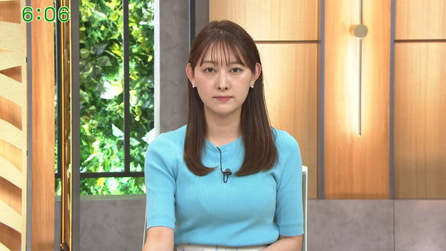 森山みなみアナ　くっきりニット ＆ 谷間がチラ見え！！【GIF動画あり】