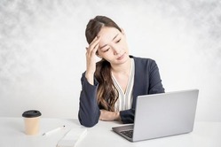 【悲報】労働条件が事実とは異なる「ダミー求人」急増…