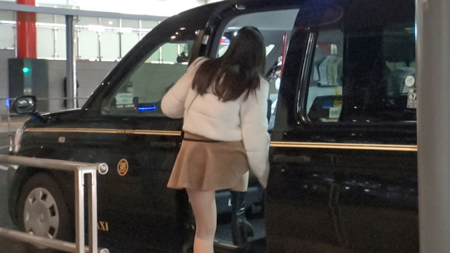 【家まで送ってイイですか？】ミニスカのモチ肌娘を家まで送っていった結果！！