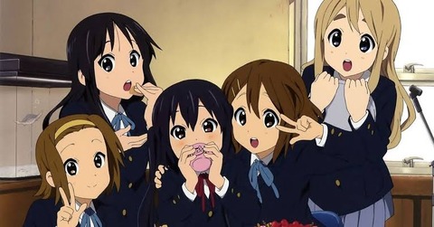 けいおんとかいうレトロアニメ見たけど明らかに１人要らんやつおって草
