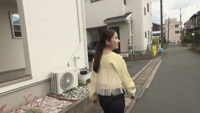日比麻音子アナ　お尻に食い込むパン線！！【GIF動画あり】
