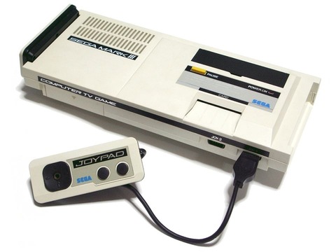 任天堂ファミコン：14800円 セガマークⅢ：15000円　200円差で敗北したセガ