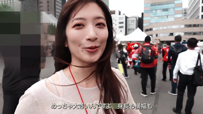 笹崎里菜アナ　セクシーニットからブラ紐がはみ出す！！【GIF動画あり】