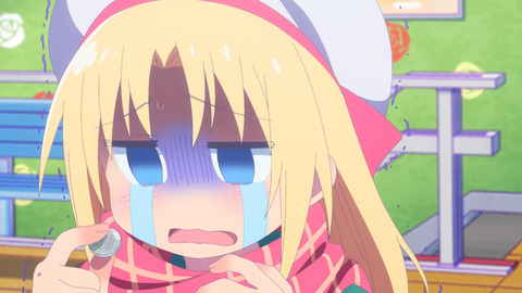 『クレーンゲーム』で何千円も使って取れないのに助けてもらえない女の子😢