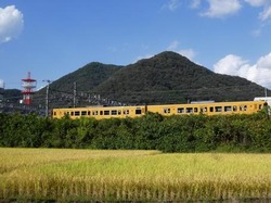 【悲報】撮り鉄さん、箱根でアーケードに登ってでんちゃ撮影→通報されるも神奈川県警取り逃してしまう