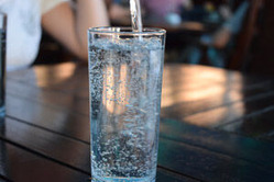 最近「炭酸水メーカー」なるものが流行ってますが、便利なのですか？コスパはどうなのですか？