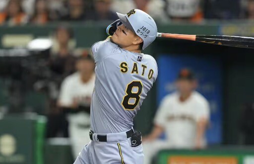 佐藤輝明のサード守備　23年失策20、24年失策23、25年失策2