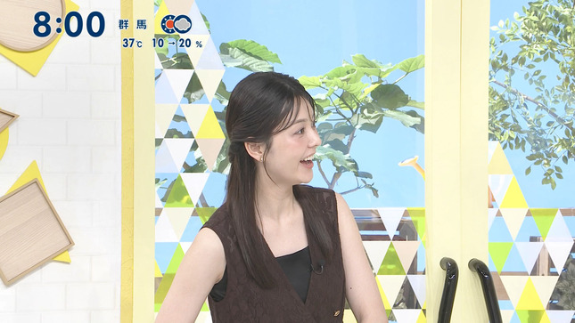 佐藤梨那アナ　セクシーノースリーブ脇！！