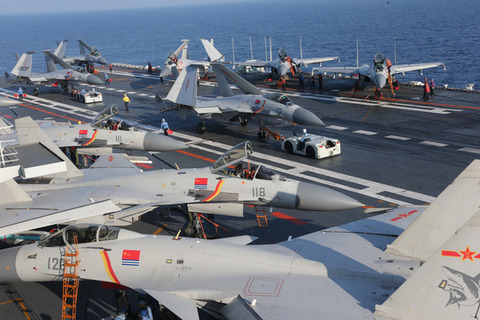 【韓国報道】一触即発の太平洋…日本自衛隊、中国空母を想定して戦闘機爆撃訓練