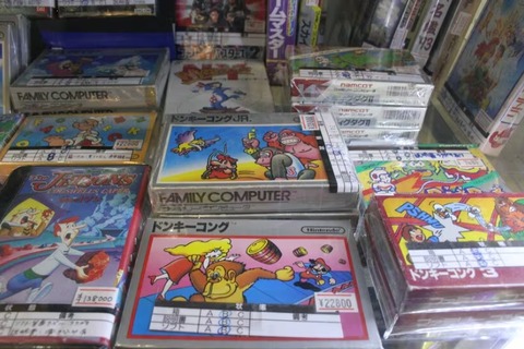 海外版「ゼルダ」が9600万円!?　今なぜ「レトロゲーム」ブームなのか　秋葉原の店舗で最も高値は「ネオジオ」ソフト
