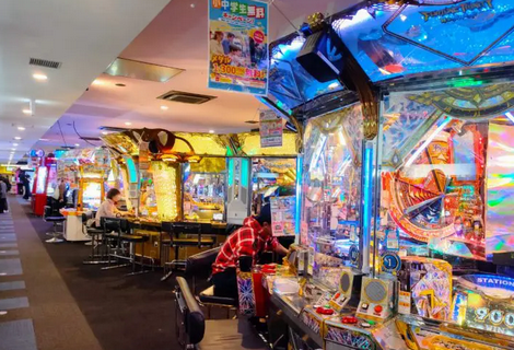 【兵庫県】ゲームコーナーで男子中学生に「ゲームのメダルあげるからこっちにおいでよ」　誘拐しようとした疑いで３３歳と３２歳の男逮捕
