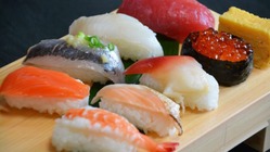 【悲報】日本人、ついに激安の訳わからん魚を「うまいうまい」と食べ始めるWWWWW