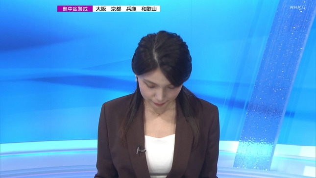 豊島実季アナ　ジャケットの下の巨乳！！