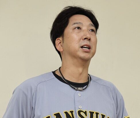 藤川球児監督、試合中にベンチ裏のパイプイスを蹴り上げていた